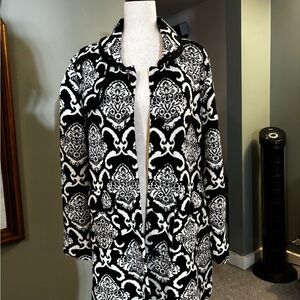 Peak and Peak Black and White Patterned Coatigan